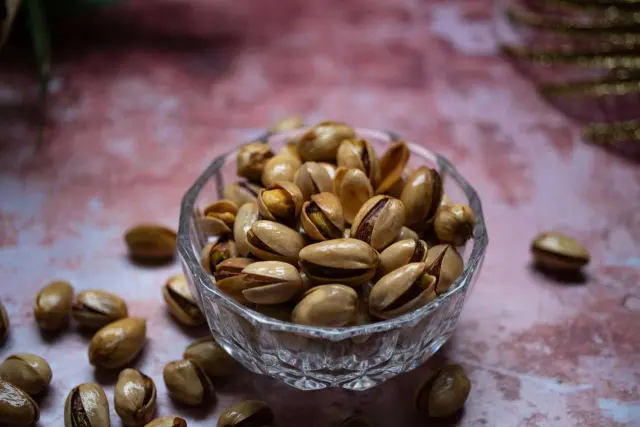 Spicy Roasted Pistachios (Homemade Style)